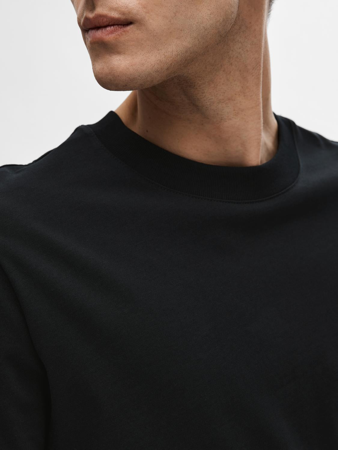 Colman O-Neck Black