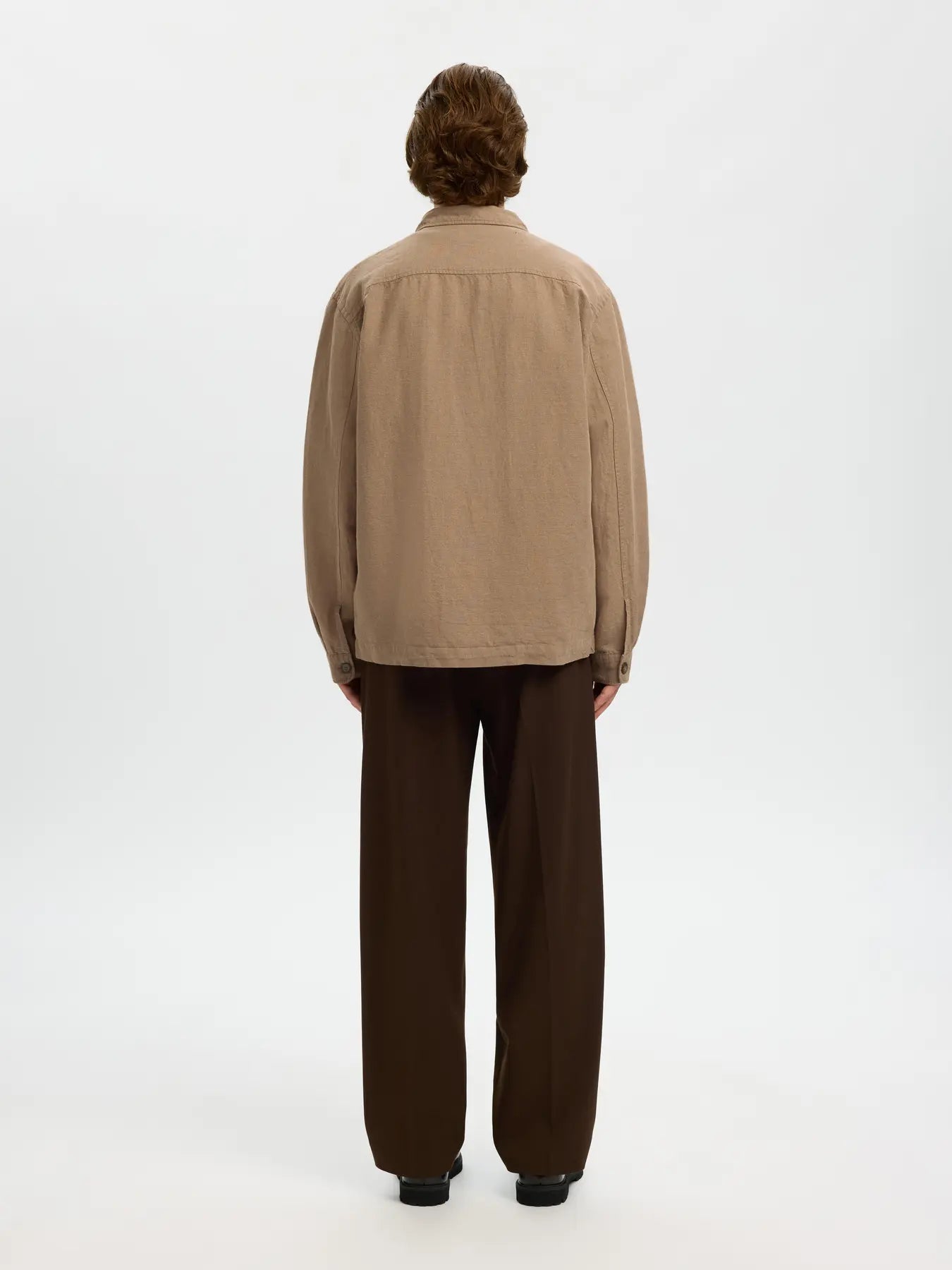 overshirt leroy linen blend overshirt selected homme linne linen överskjorta krage knappar caribou brown sand brun beige