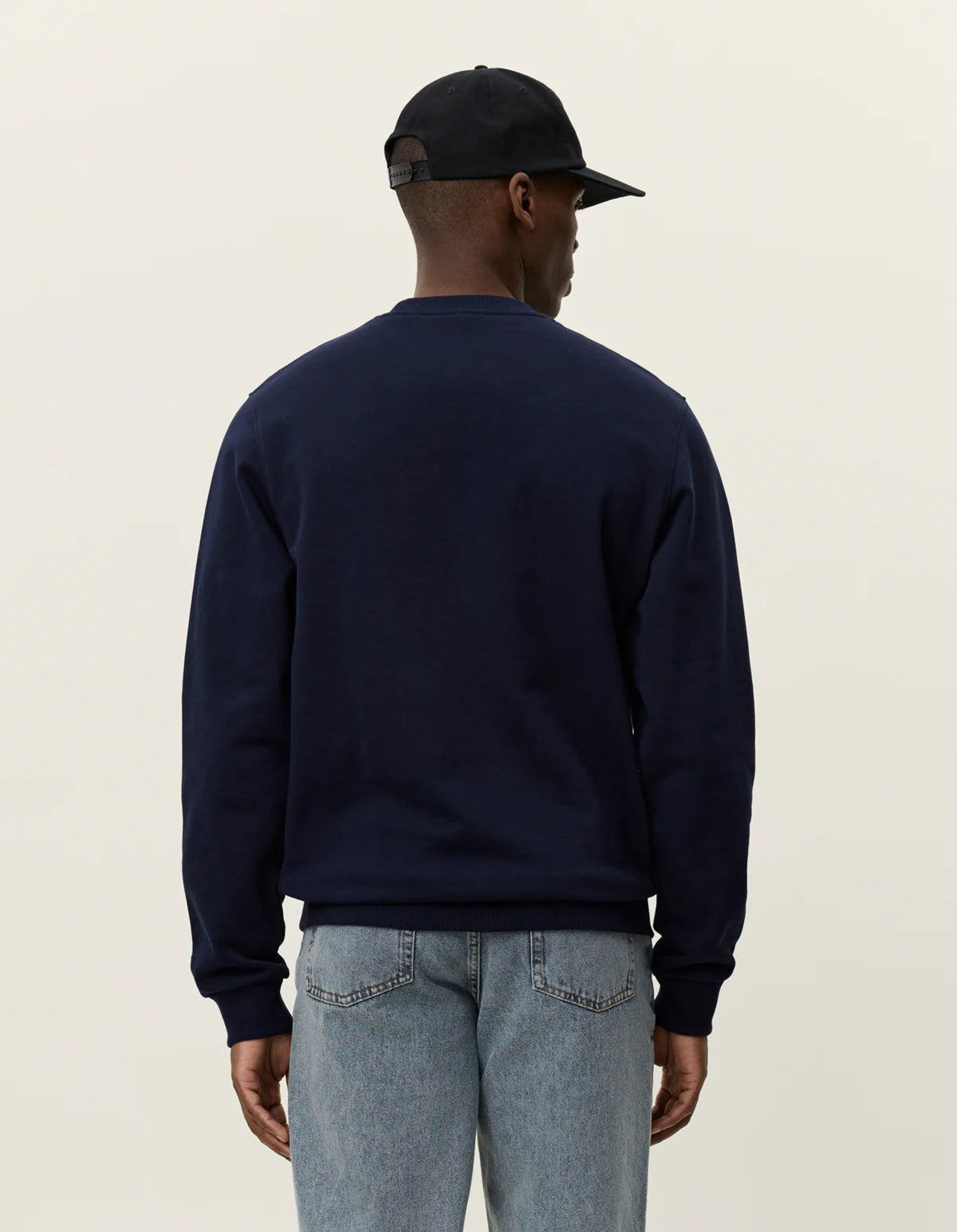 tröja patch sweatshirt ekologisk bomull les deux sweater dark navy blue blå logo