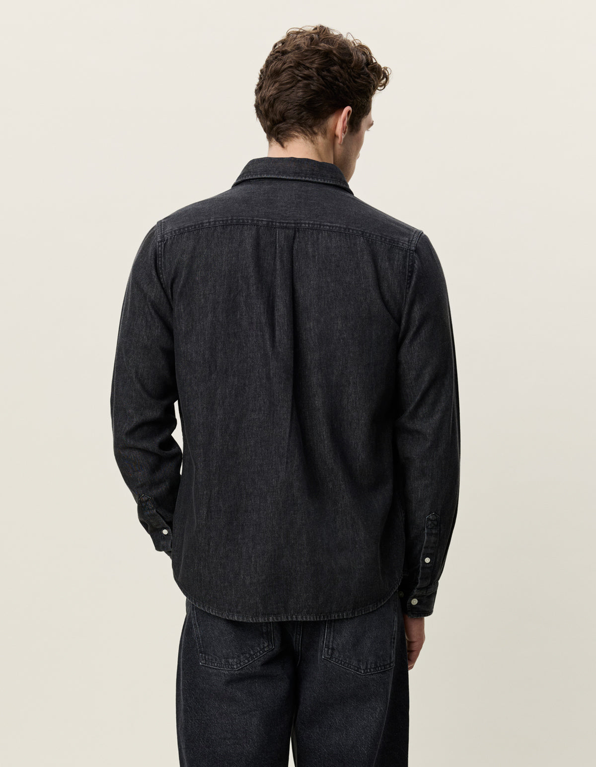 skjorta shirt les deux denim shirt washed denim black svart button down krage bröstficka grey black fri frakt stenungsund