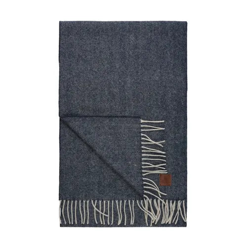 halsduk merino scarf amanda christensen herringbone ull fiskbensmönster navy blue blå fri frakt stenungsund