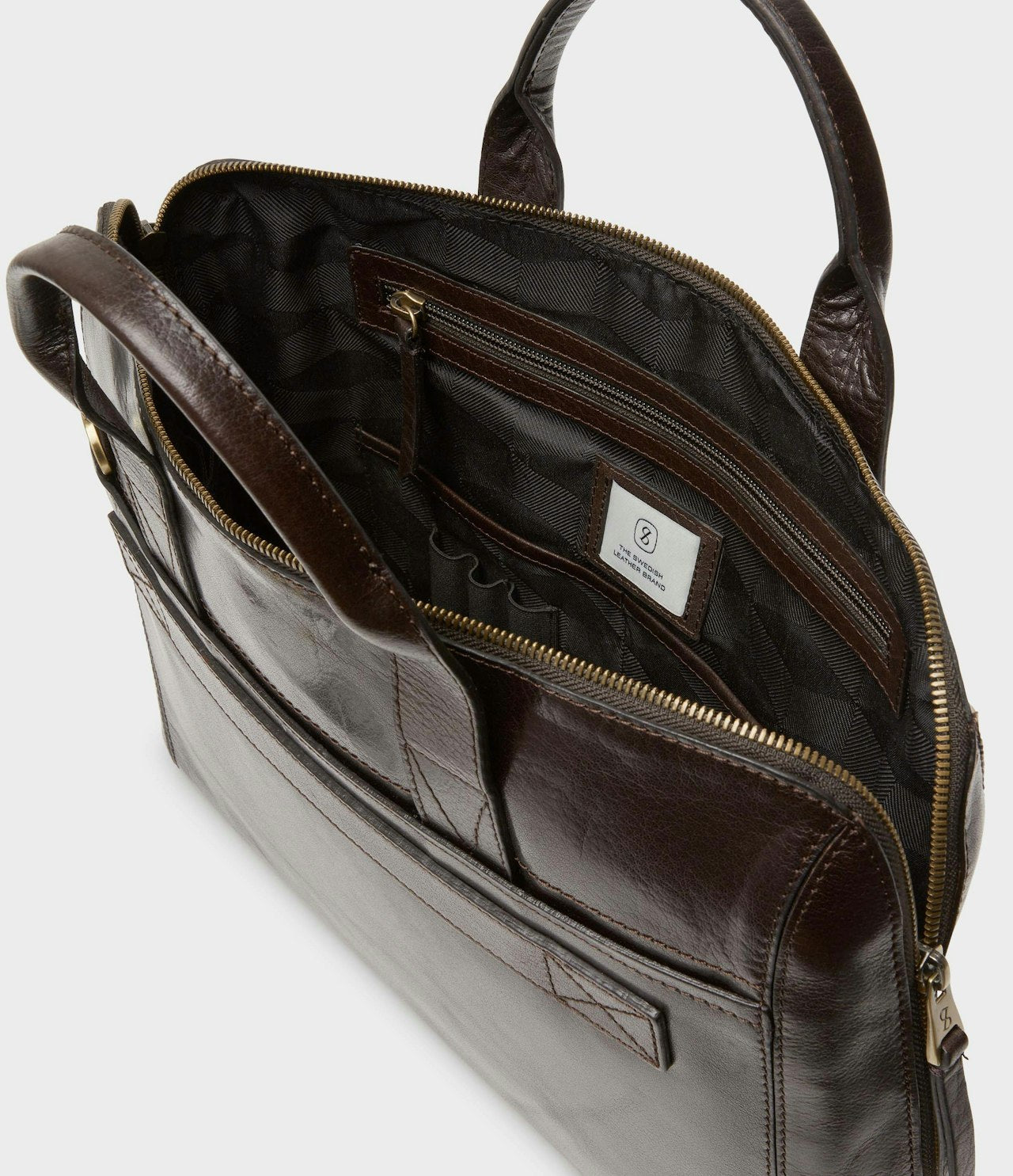 Gustav Dark Brown